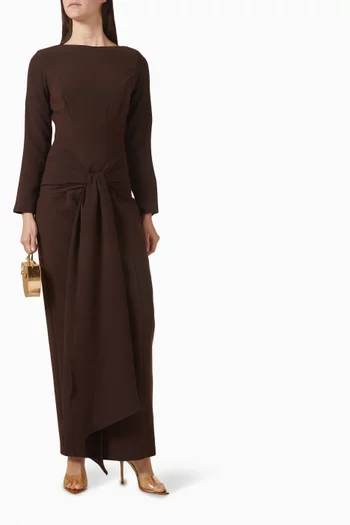 فستان طويل بتصميم بعقدة