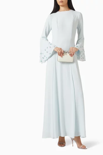 فستان بتطريزات زهور