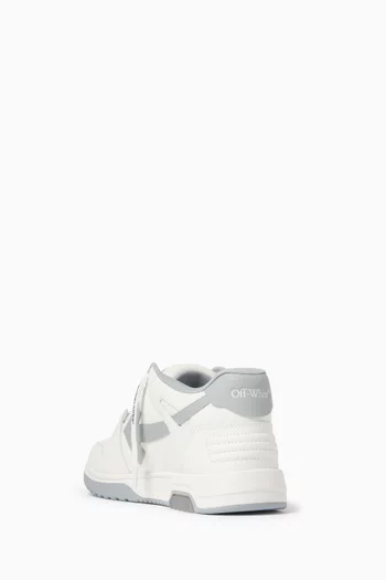 سنيكرز اوت اوف اوفيس جلد