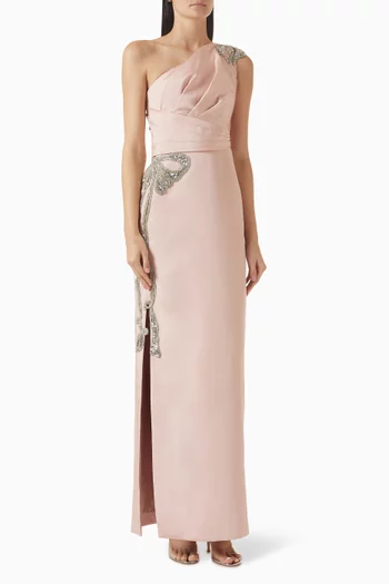 فستان سهرة بكتف مكشوف وتطريزات