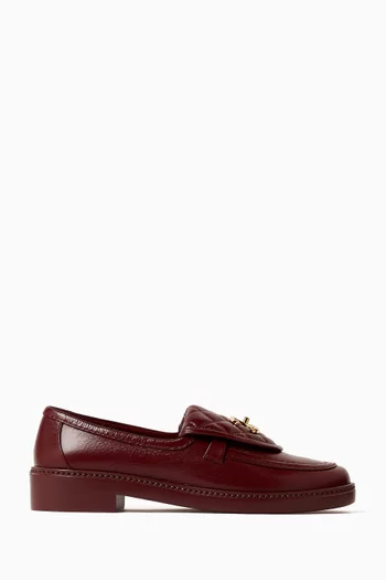Unused CC Turnlock Loafers in Quilted Leather, EU 37.5