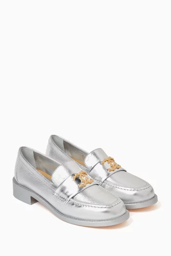 Unused Camelia Flower CC Logo Loafers in Leather, EU 37.5