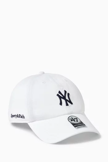 كاب بشعار يانكيز بخط سيريف قطن تويل