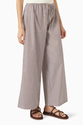 بنطال بقصة ساق واسعة ورباط تضييق