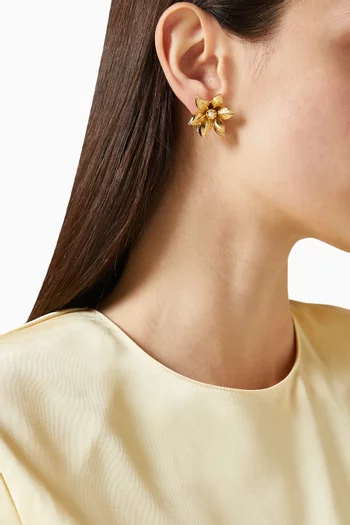 أقراط نينا ريتشي بمشبك وتصميم زهرة فينتج من الثمانينيات