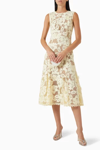 فستان بحافة واسعة دانتيل كروشيه