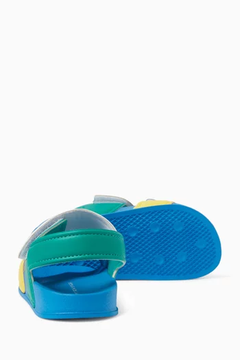 صندل بشريط فيلكرو وشعار الماركة