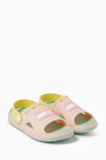 صندل مريح بشعار الماركة