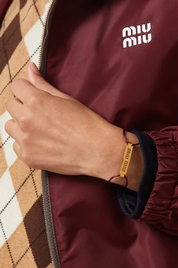 سوار بتصميم حبل مزين بشعار الماركة معدن