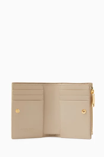 محفظة صغيرة ثنائية الطي جلد مجدول