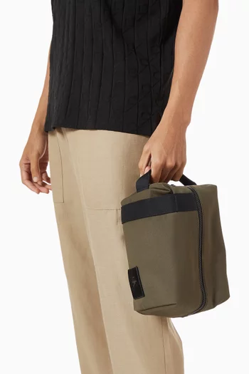 حقيبة مستحضرات العناية الشخصية دوب كيت قنب