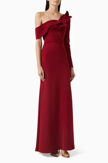 فستان مزين بكشكش وتطريزات