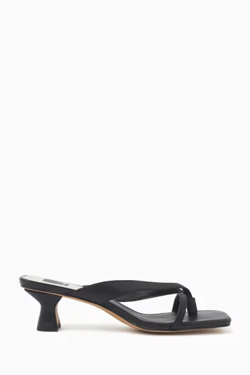 حذاء بريفيل مفتوح من الخلف بسيور بنمط ثونغ جلد