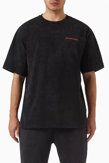 تي شيرت 028 بشعار الماركة قطن