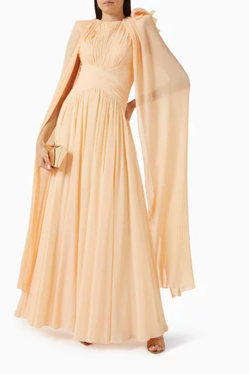 فستان سهرة بكاب وطيّات