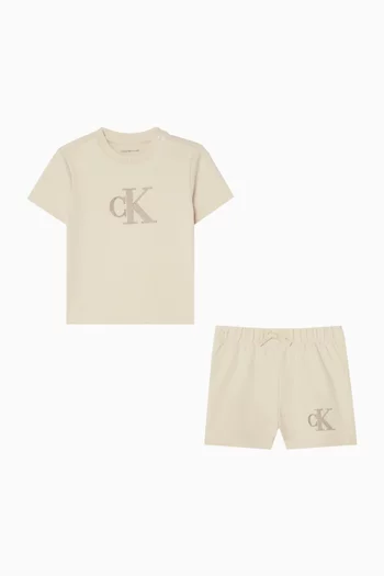 Logo T-shirt & Shorts Set