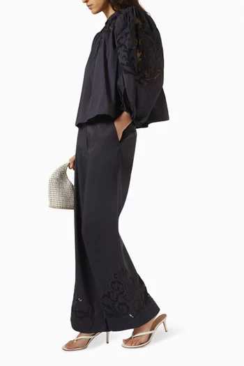 بلوزة فيسما مزينة بتطريزات