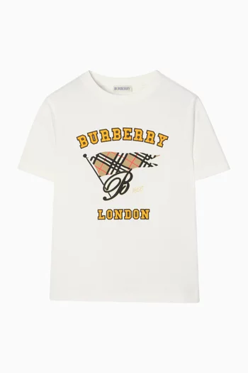 キッズBurberry T-Shirt With Logo Print Shop Burberry T-Shirts For Boys Online in UAE | Ounass