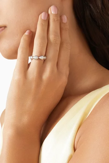 Diamond Ring in Brushed 18kt White Gold