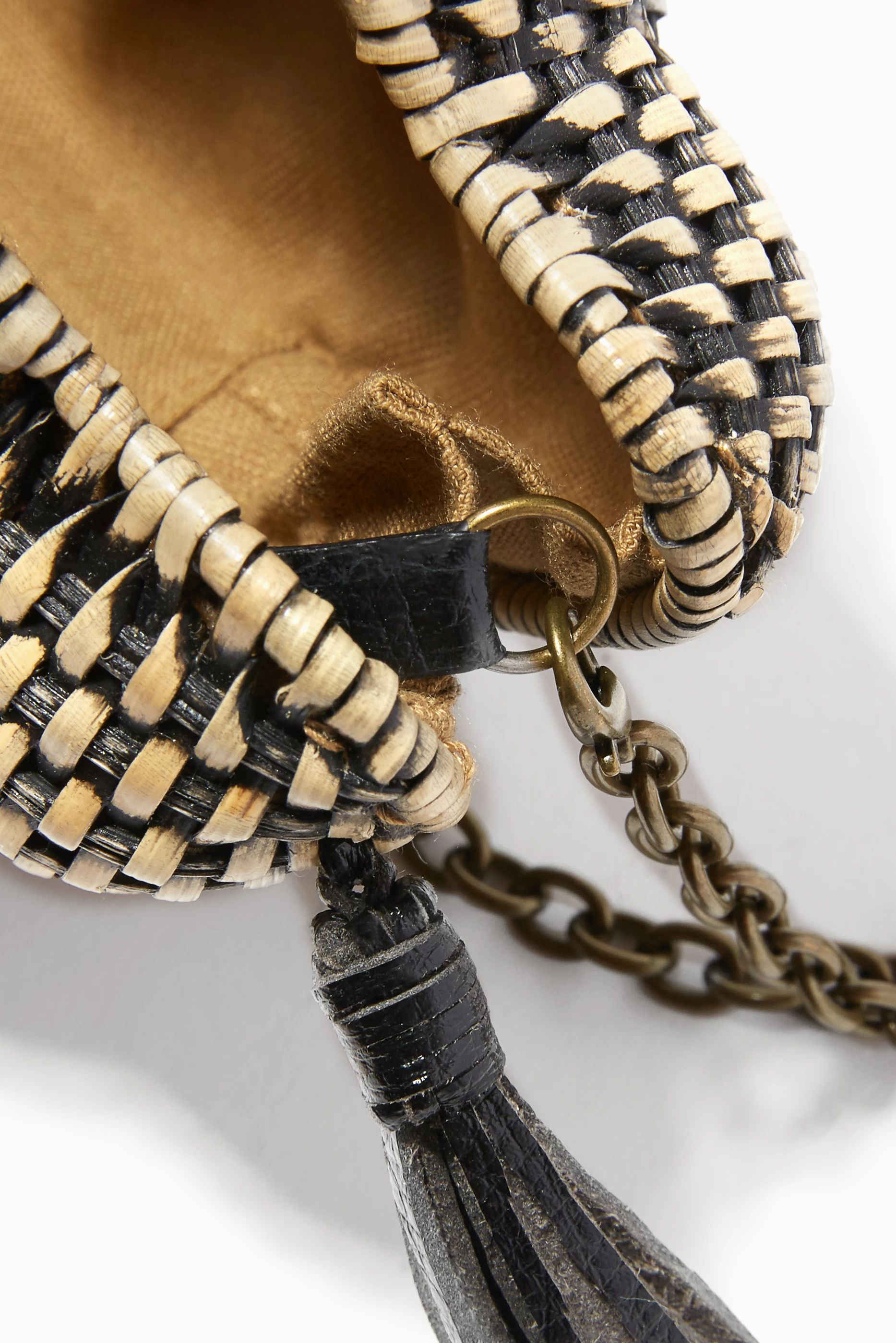 Kayu jane clutch outlet
