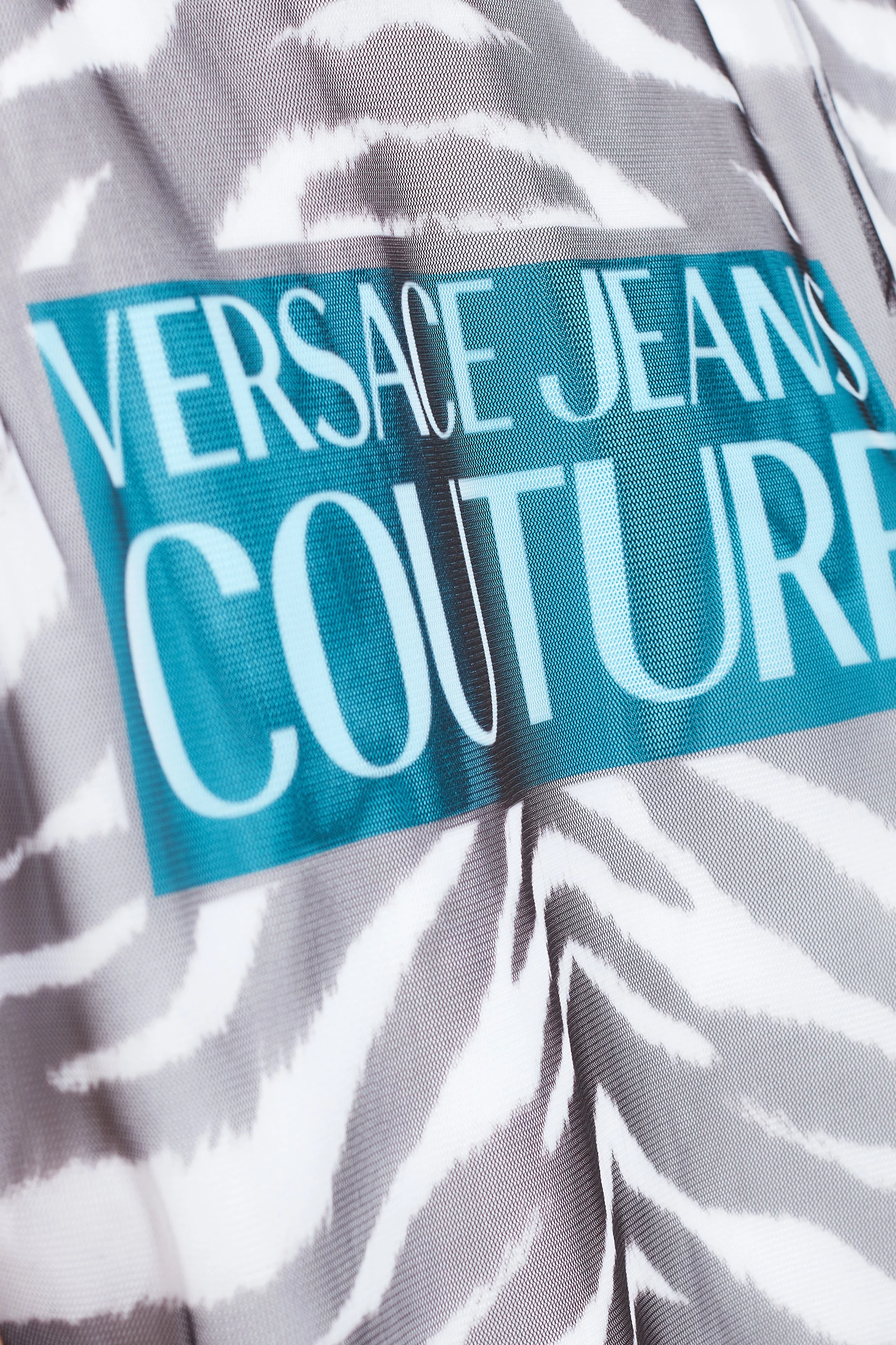 Versace jeans tiger sales logo t shirt