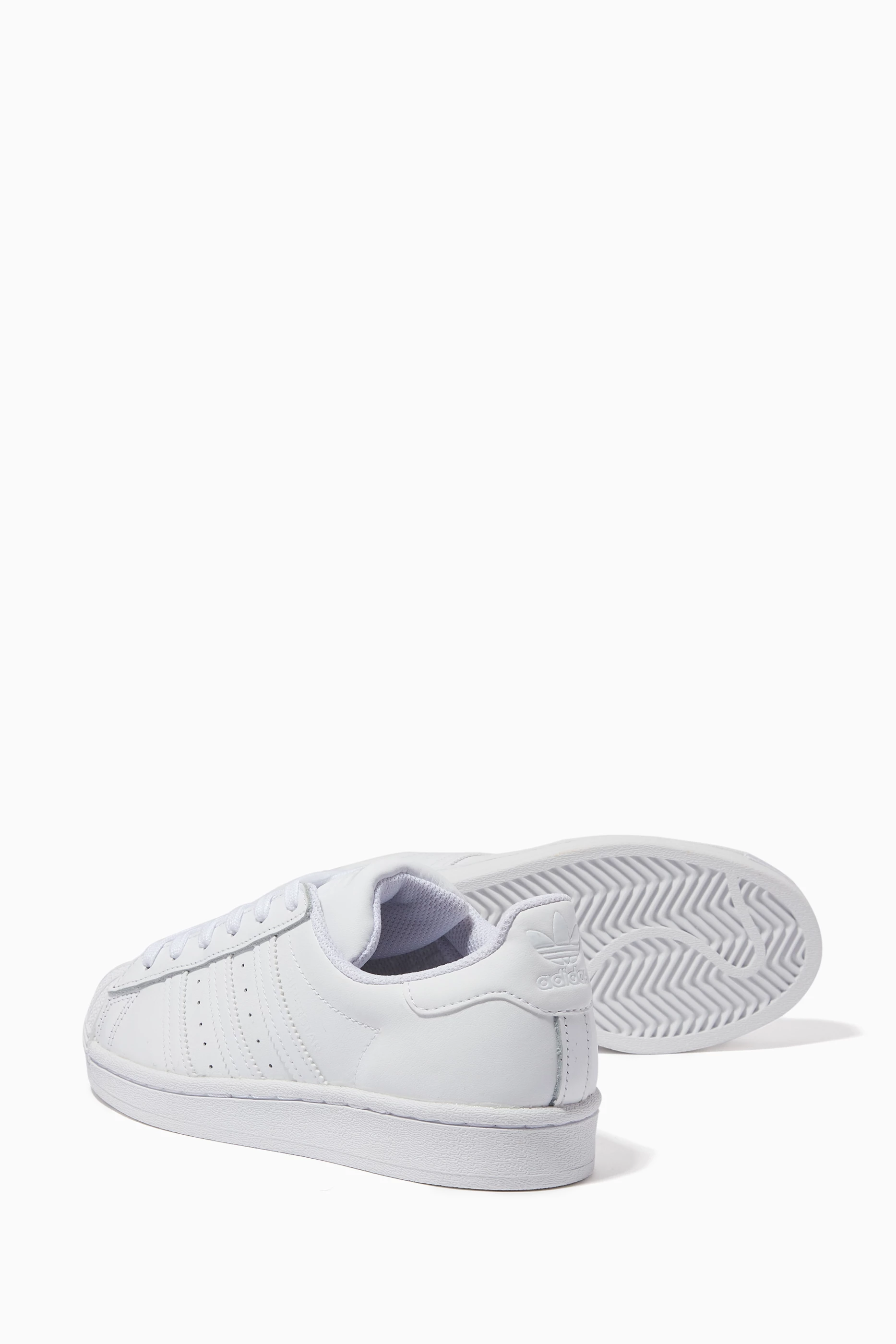 Superstar total white discount