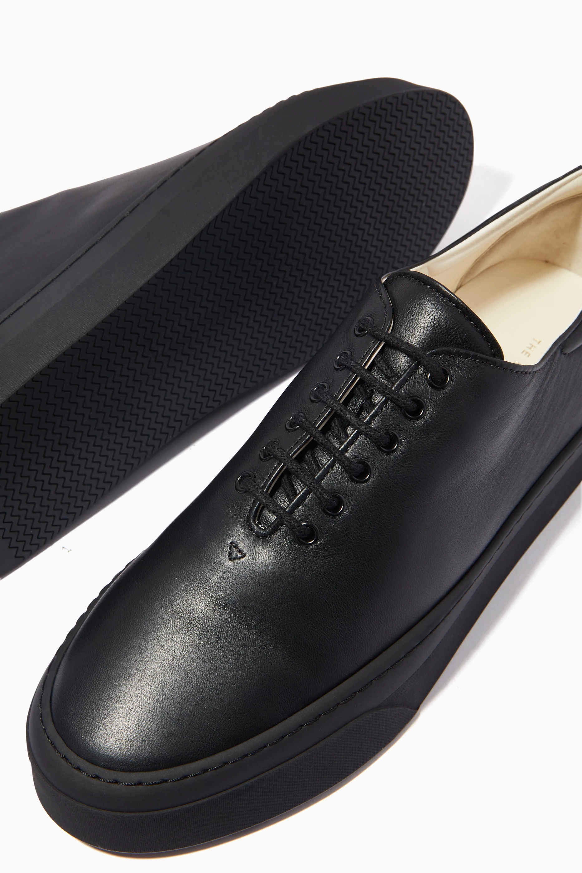 The deals row shoes