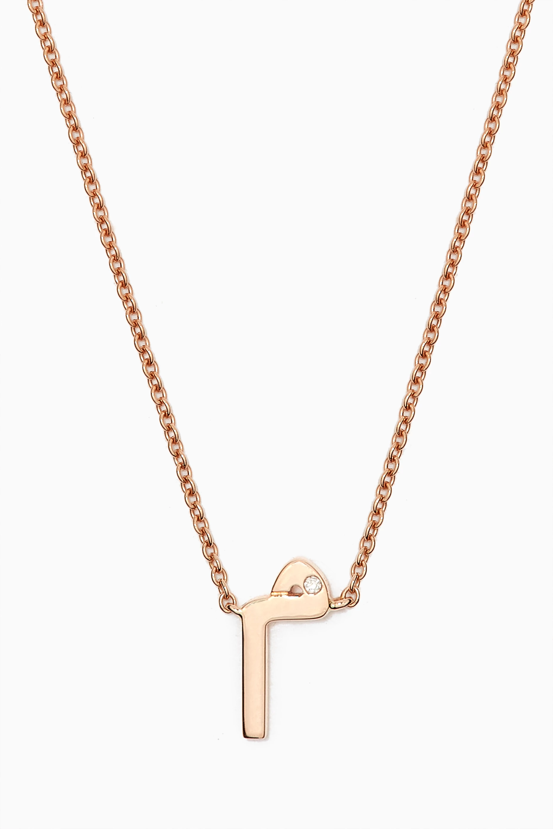 P necklace shop