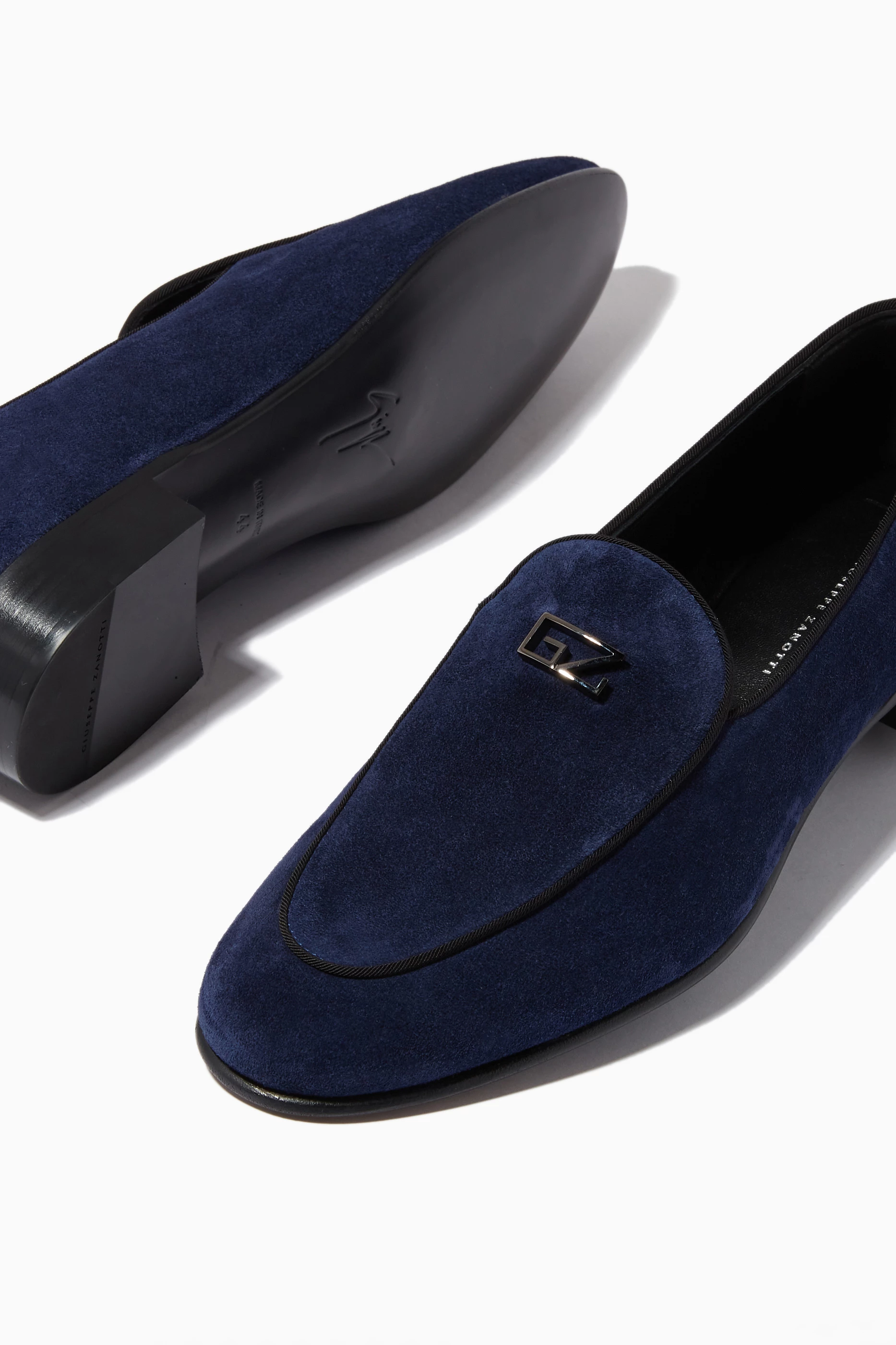 Velvet loafers top