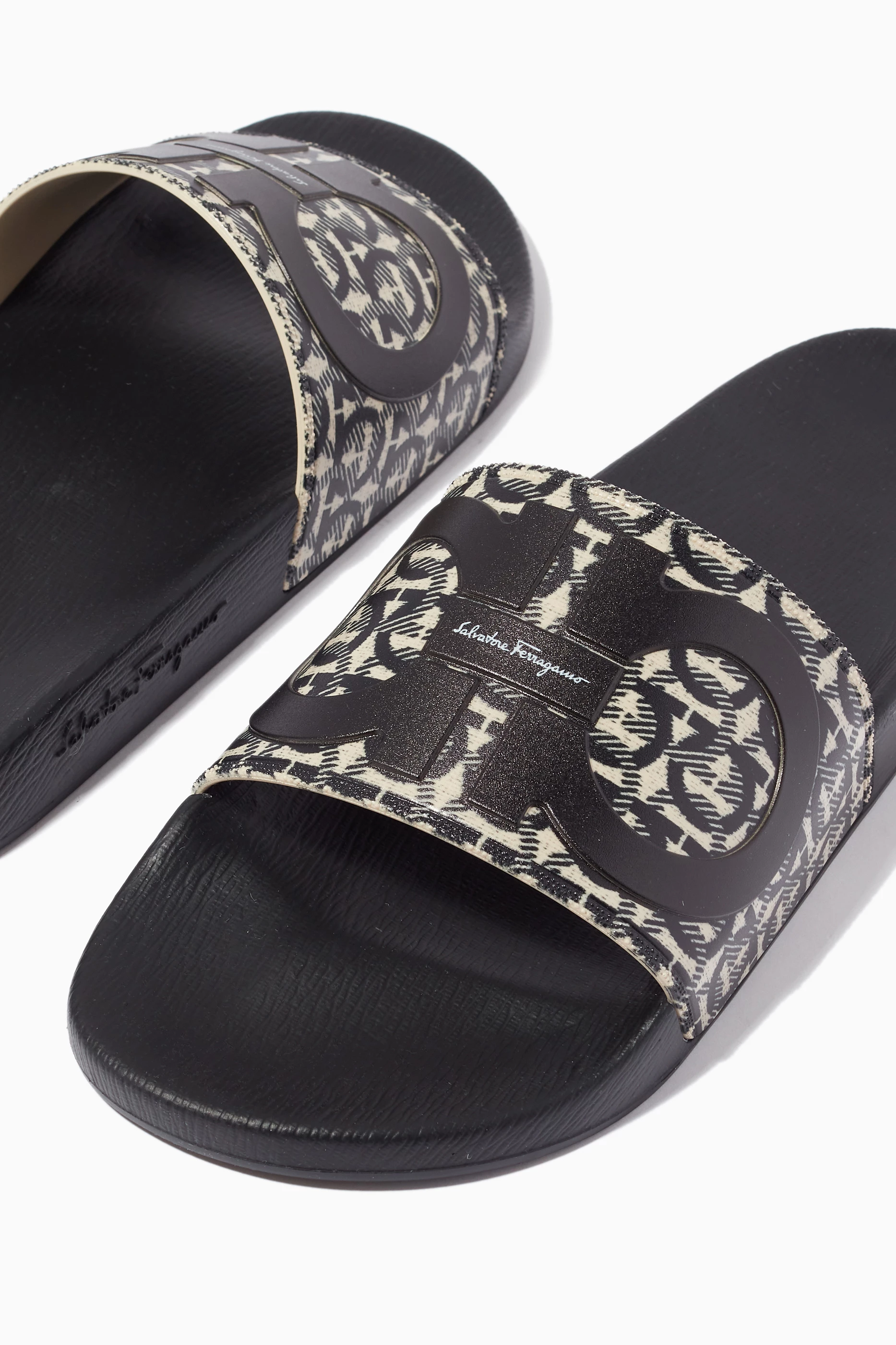Salvatore hotsell ferragamo slides