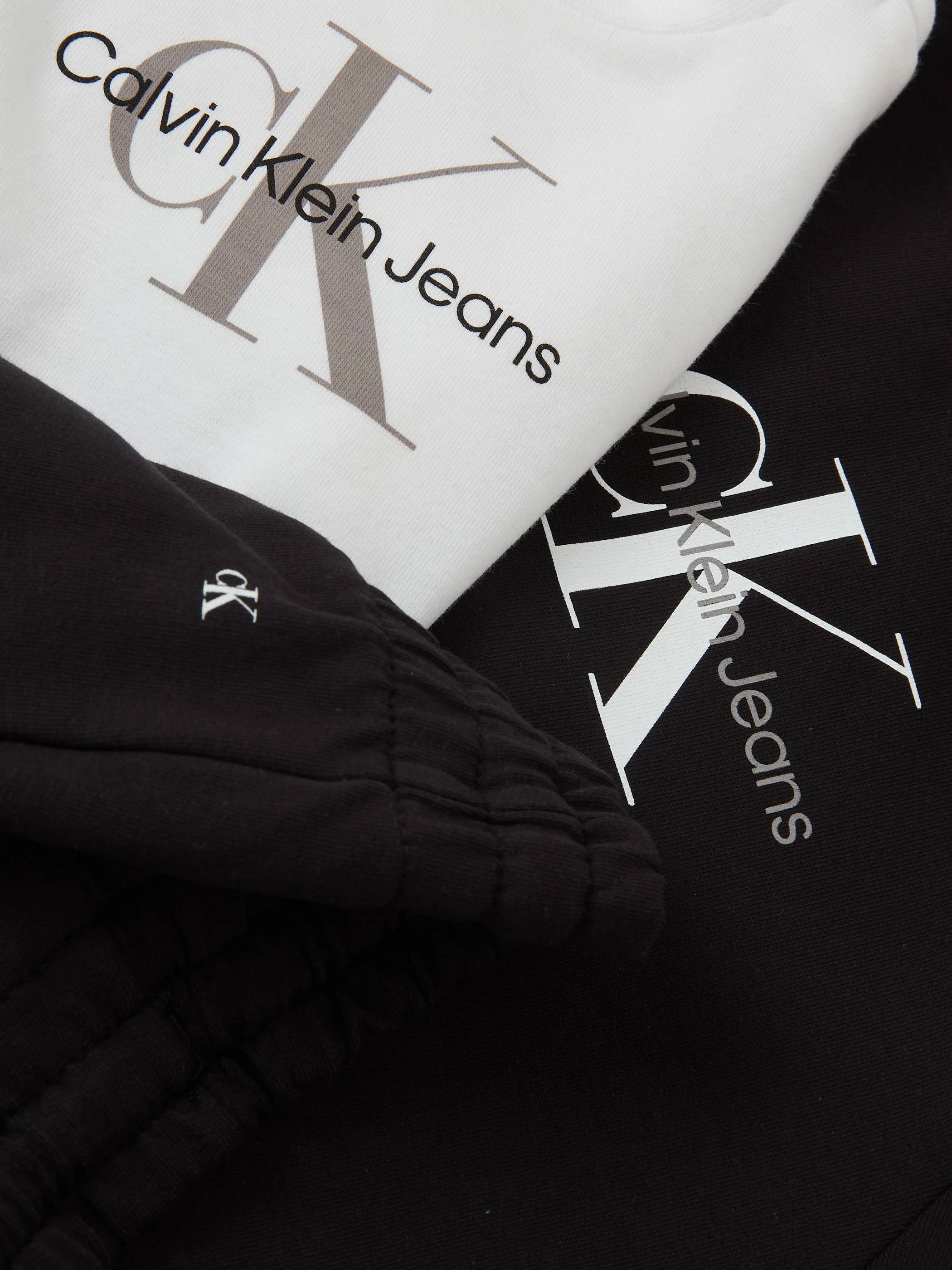 Calvin klein 2025 track suit
