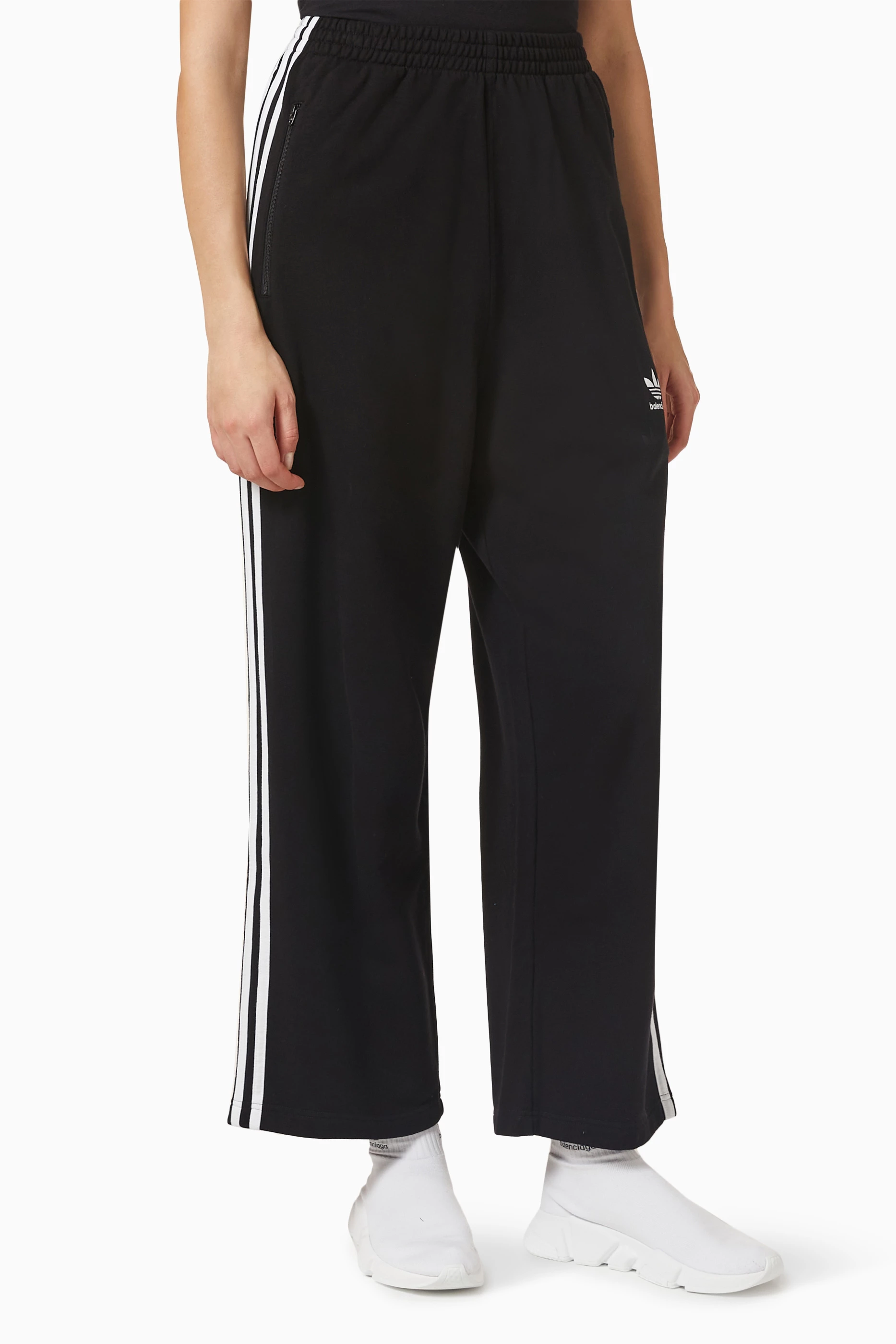 Baggy hot sale adidas sweatpants