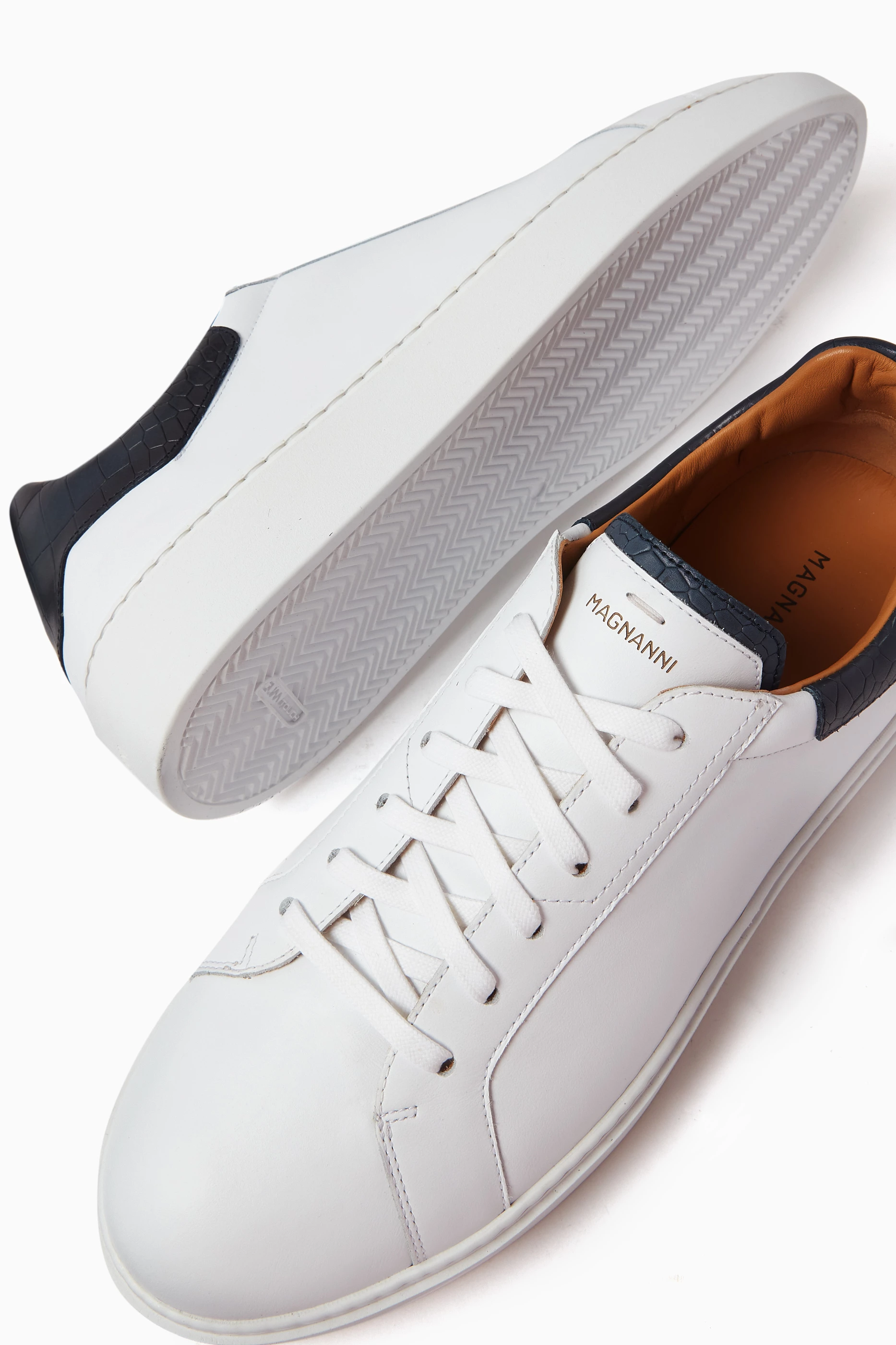 Magnanni best sale white sneakers
