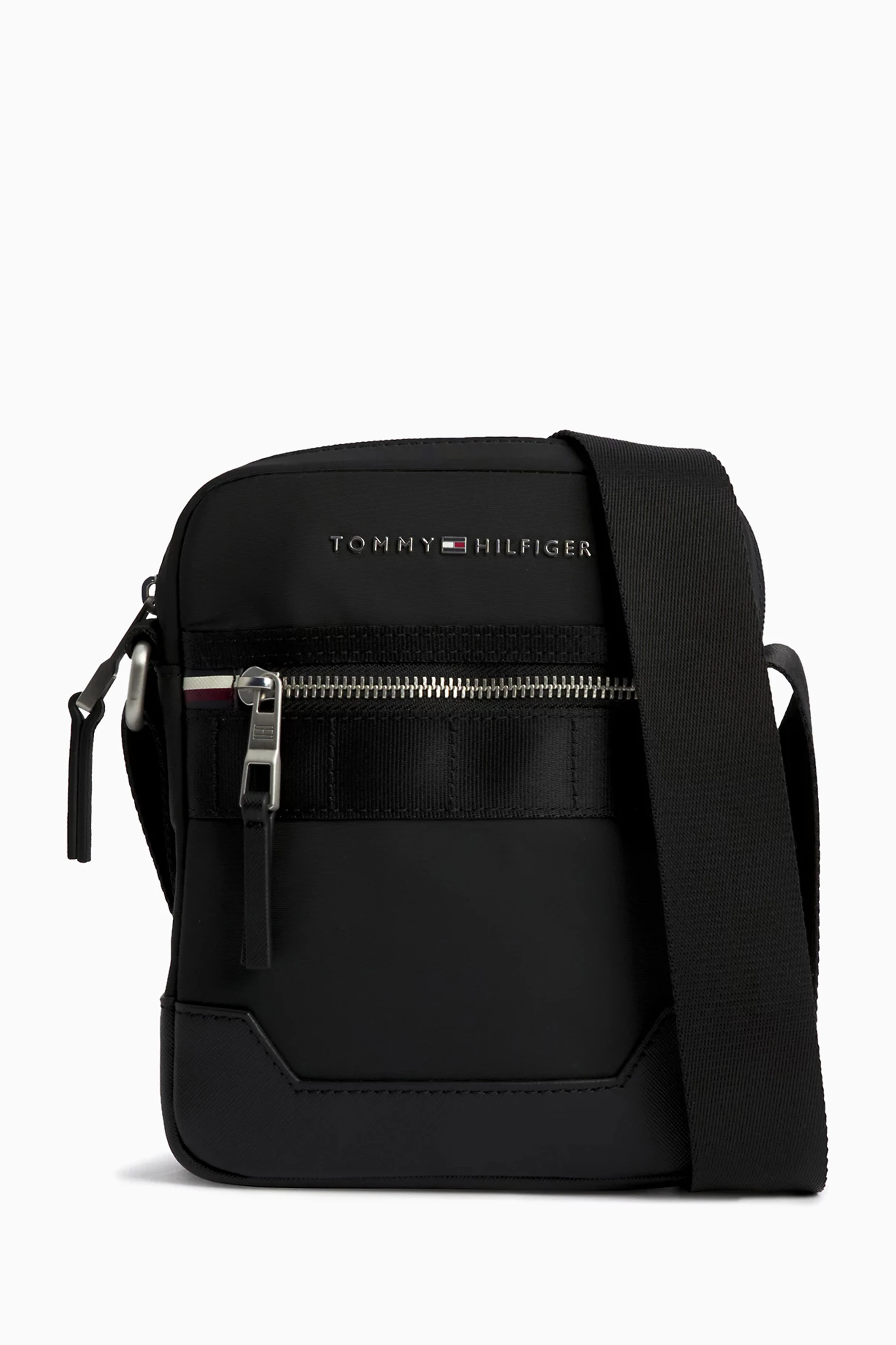Tommy hilfiger 2025 elevated reporter bag