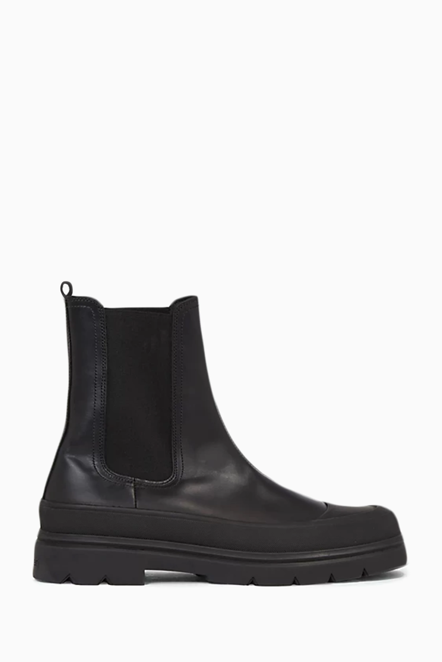 Buy Calvin Klein Black Chelsea Boots in Leather for Men in UAE