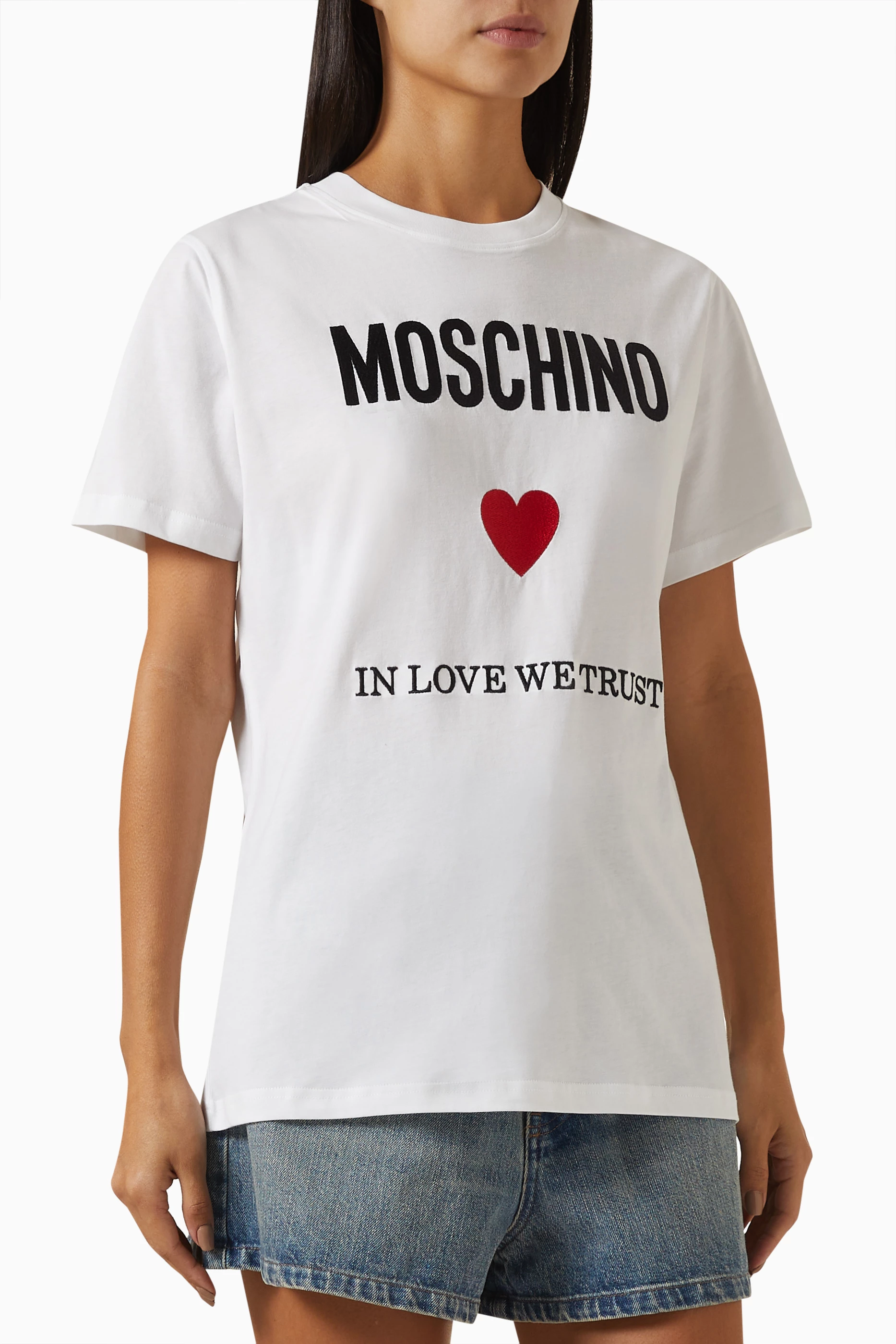 Buy Moschino White Slogan T shirt in Cotton for Women in UAE Ounass