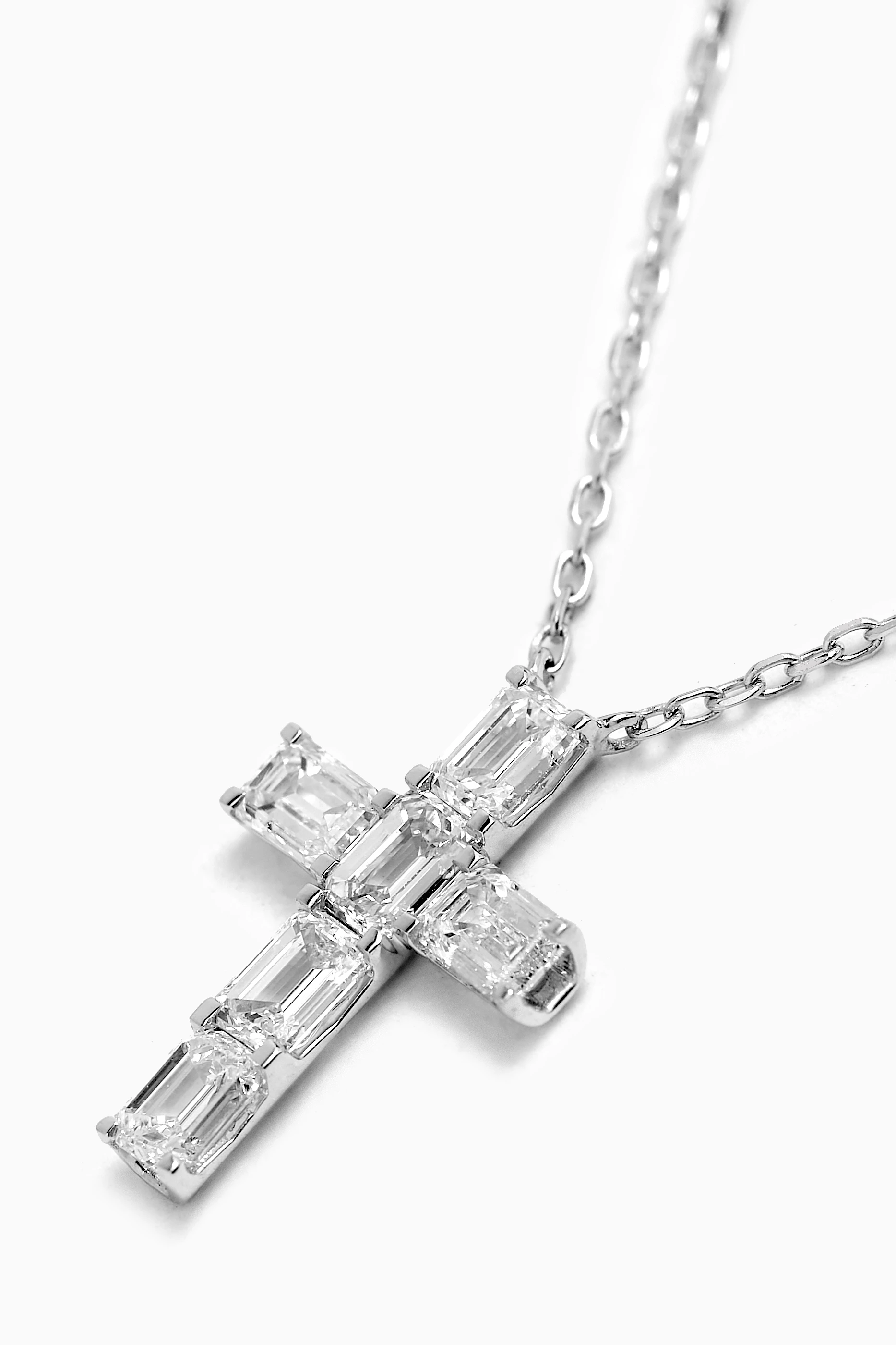 Diamond chain and clearance cross