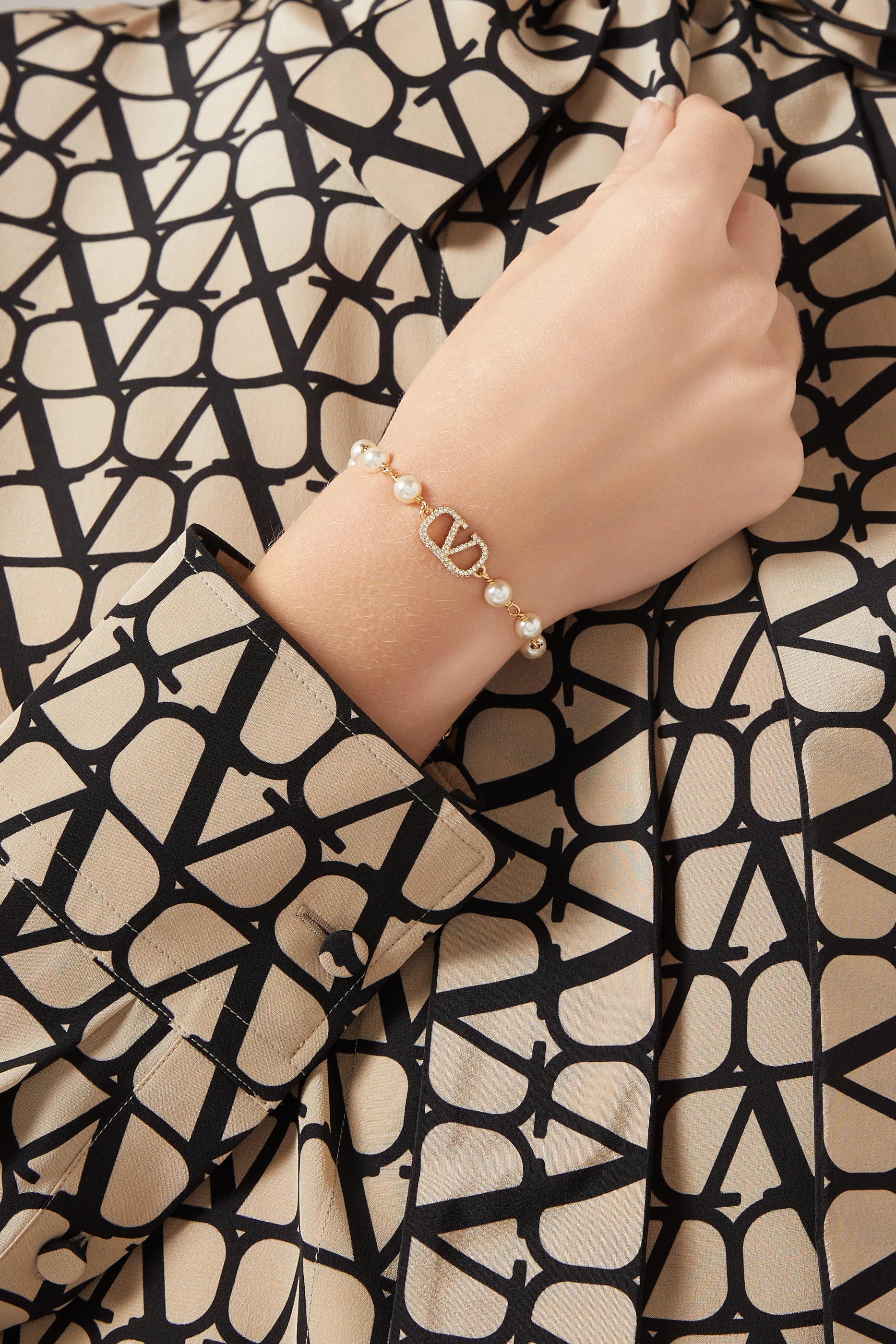 Valentino store pearl bracelet