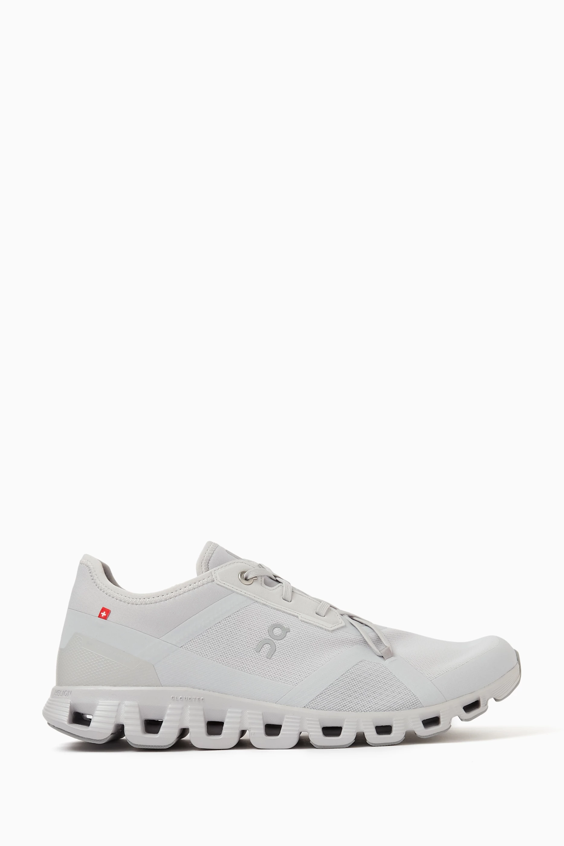 On cloud store trainers womens