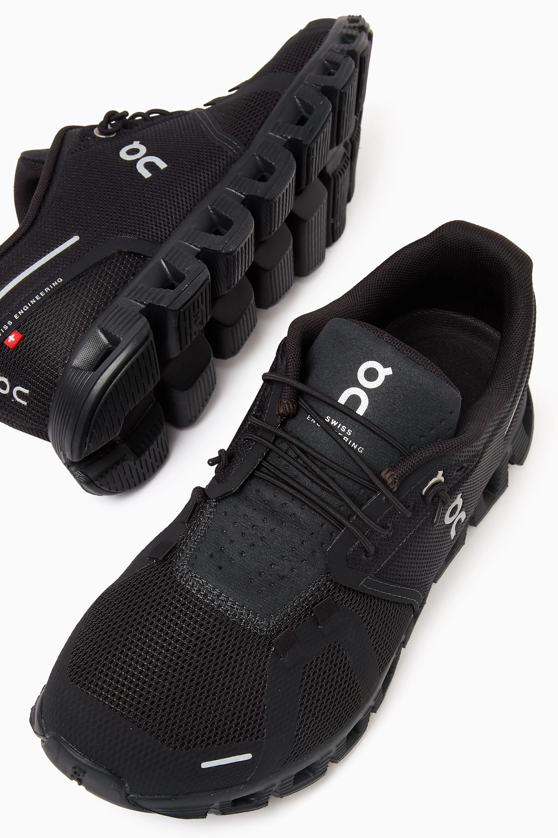 Black on cloud shoes sales