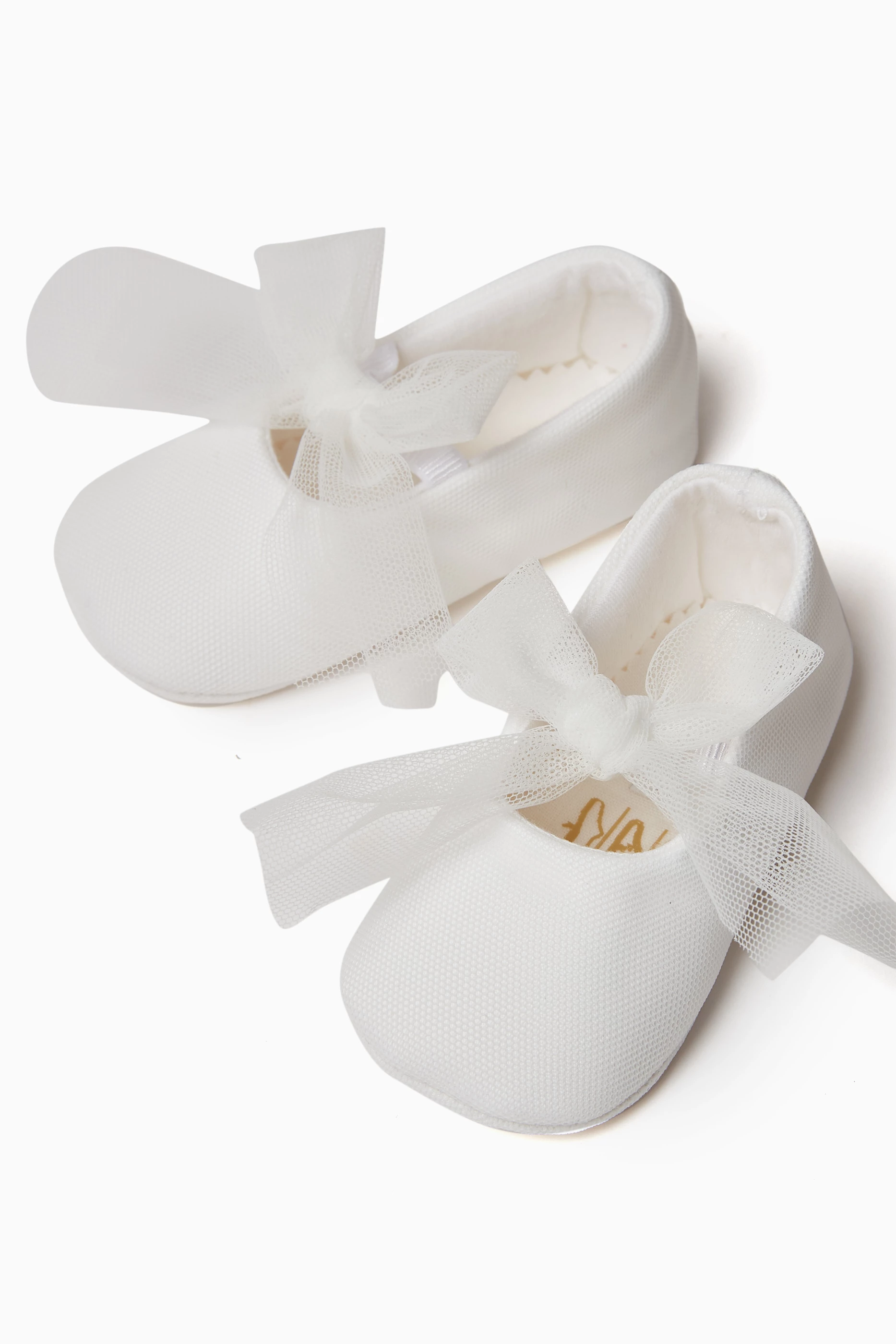 White shoes for infant girl online