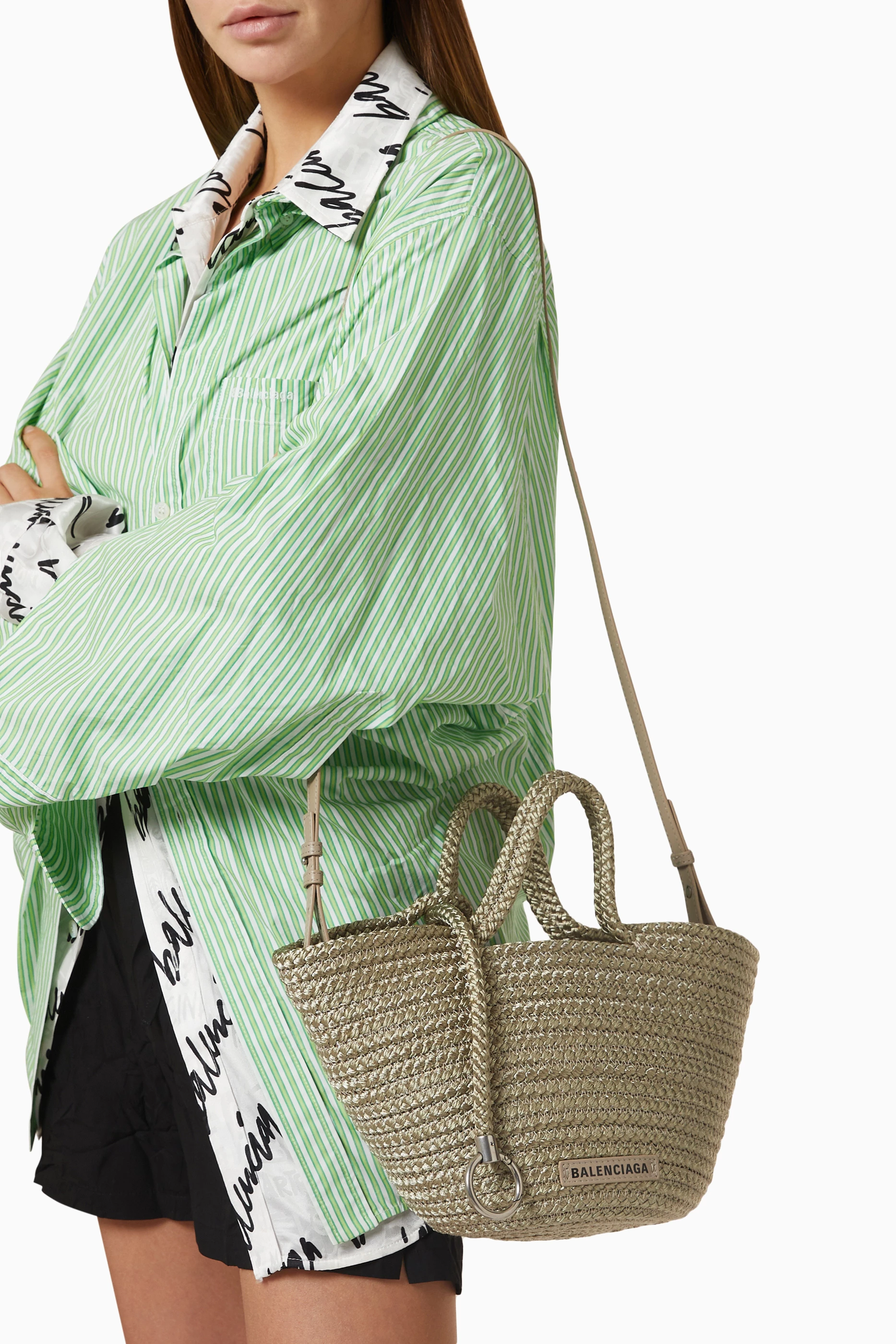Look basket balenciaga store