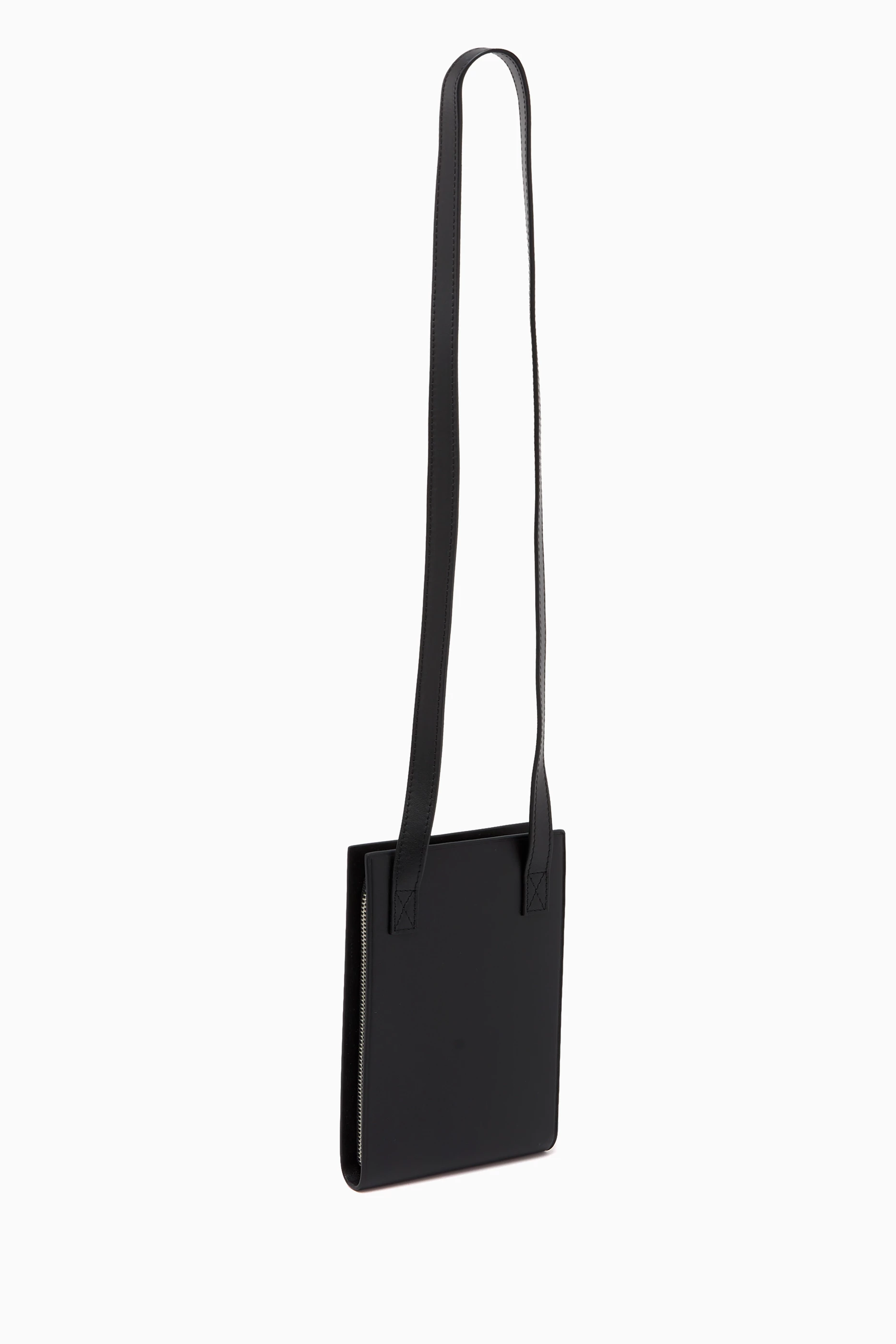 【送料&関税込】Jacquemus Black Le Gadju Neck Wallet In Leat Jacquemus Le Gadju Neck Wallet | Black | FARFETCH