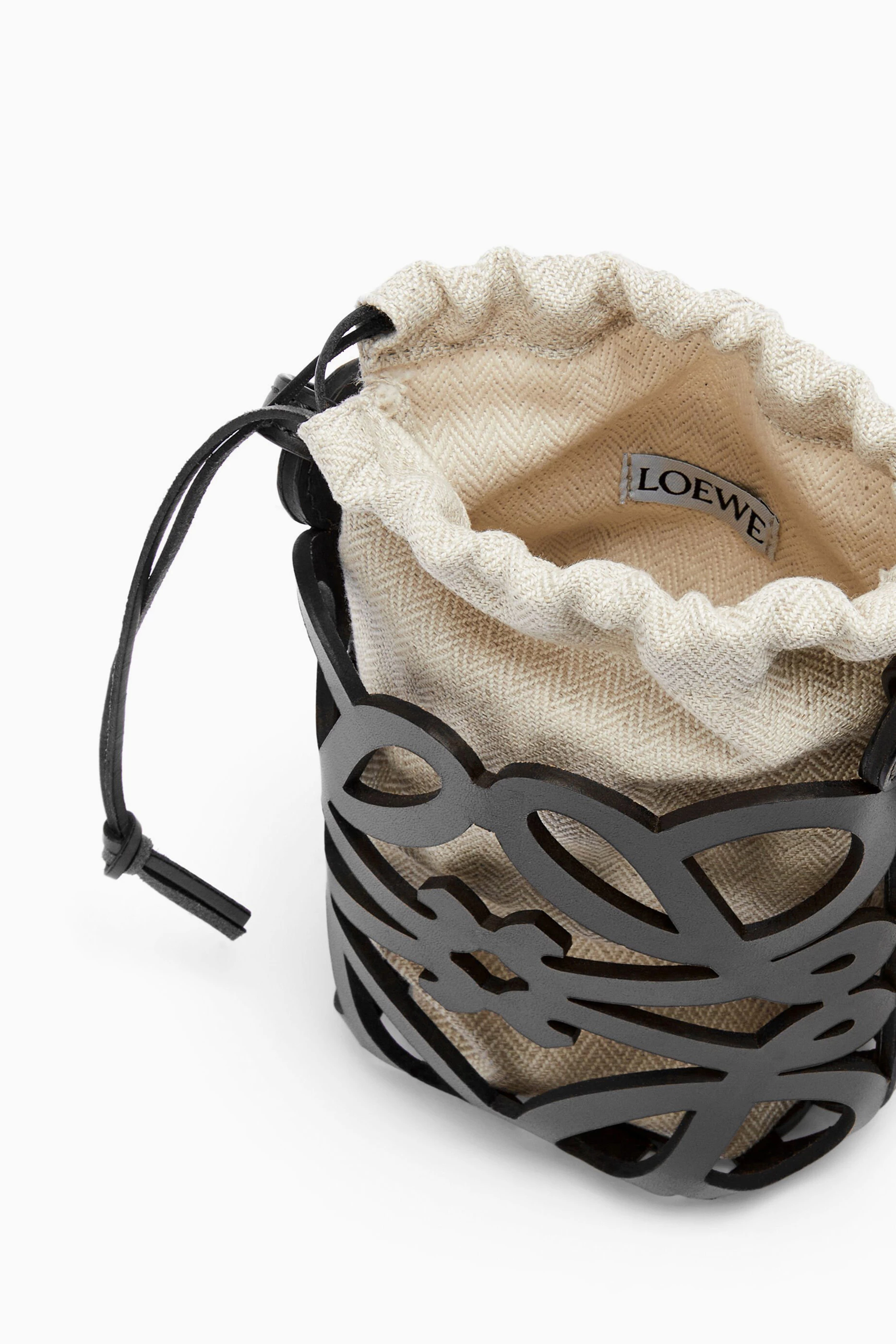【LOEWE】 カラバリあり♪ Anagram cut-out Bag LOEWE】 カラバリあり♪ Anagram cut-out Bag (LOEWE/ショルダー
