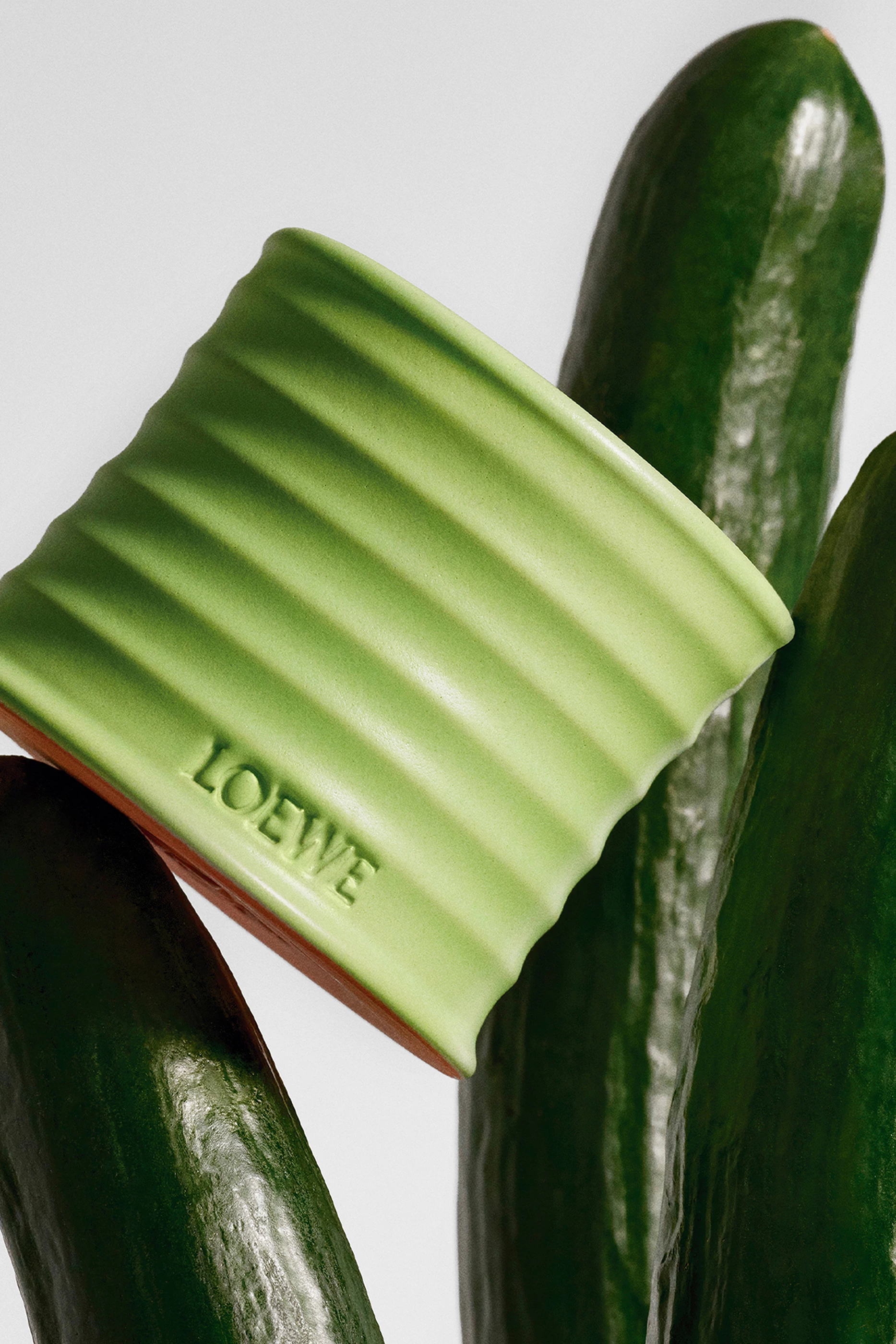 Buy LOEWE PERFUMES Small Cucumber Scented Candle, 170g For UNISEX