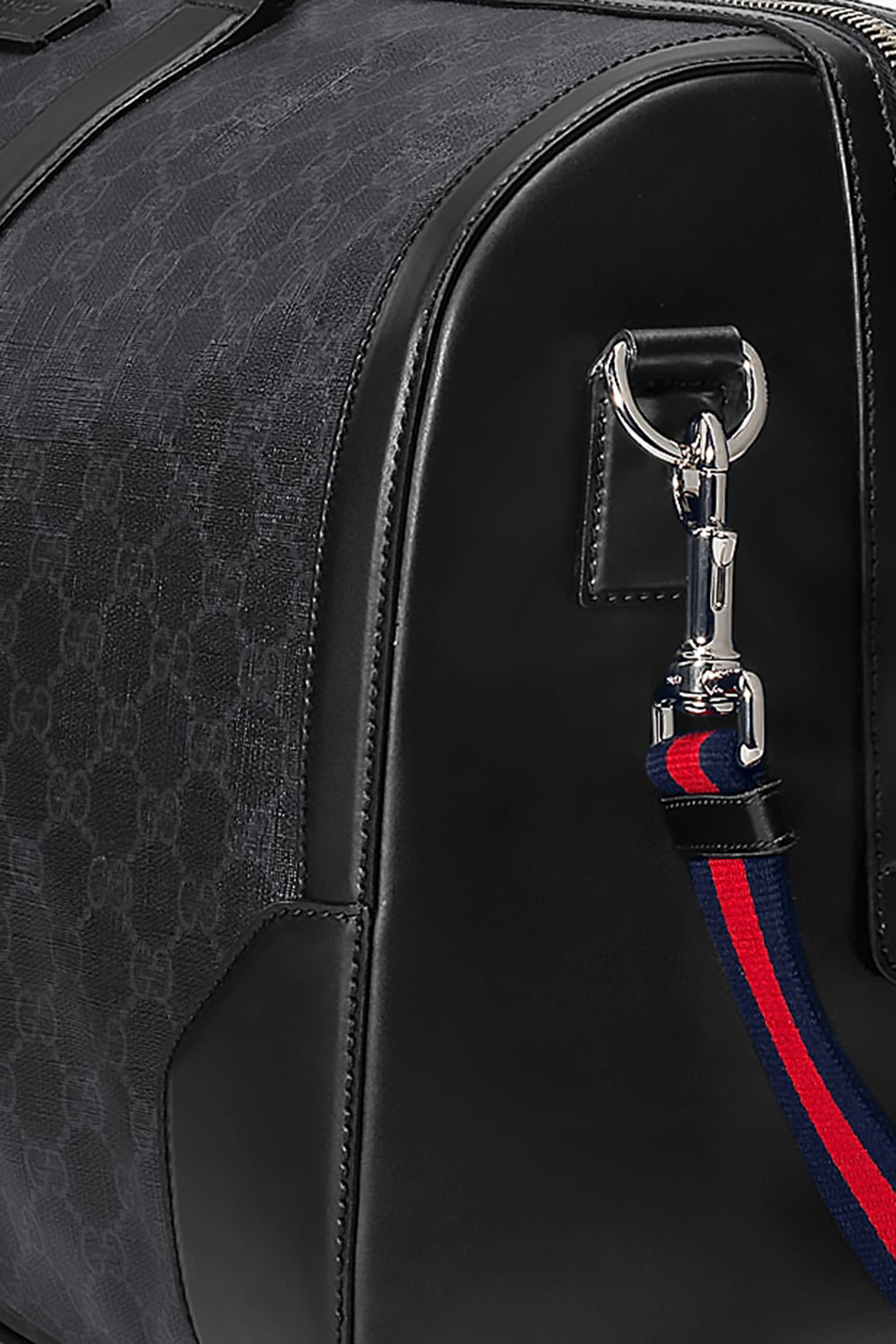 Gucci web gg supreme duffle top