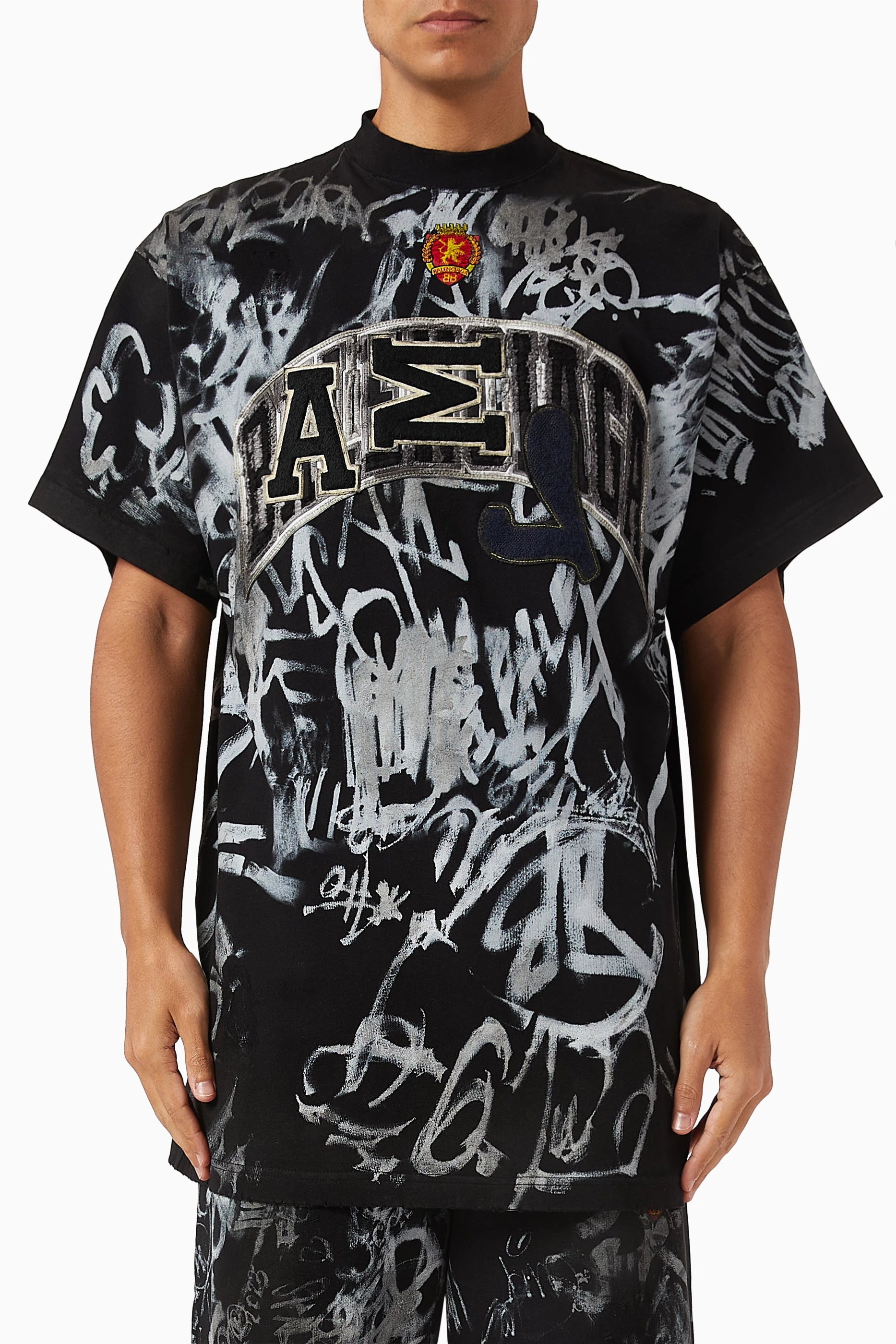 Buy Balenciaga Black Unisex Skater Oversized-fit T-shirt in 