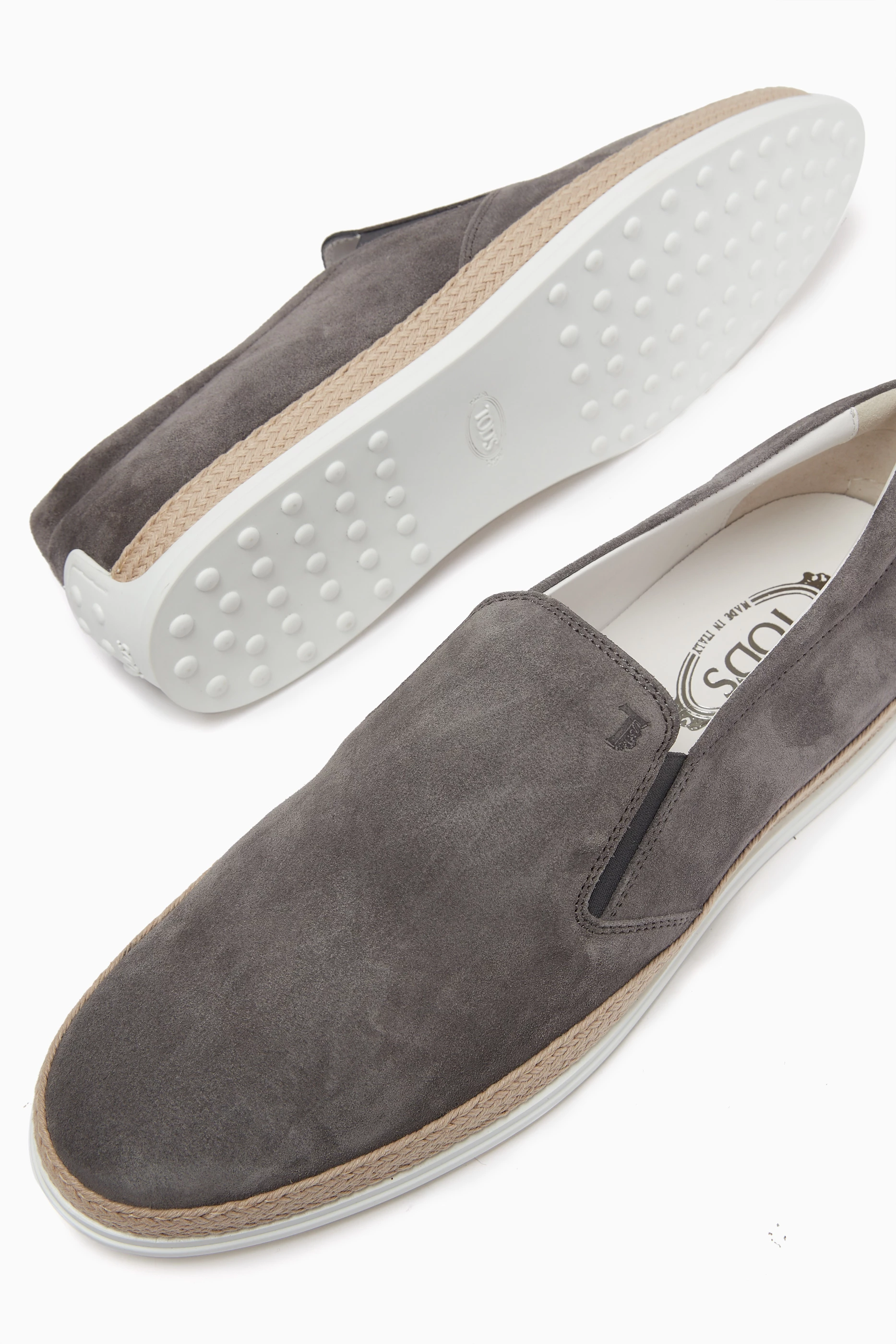 Tods mens slip on shoes in grey suede. Tod main image 4