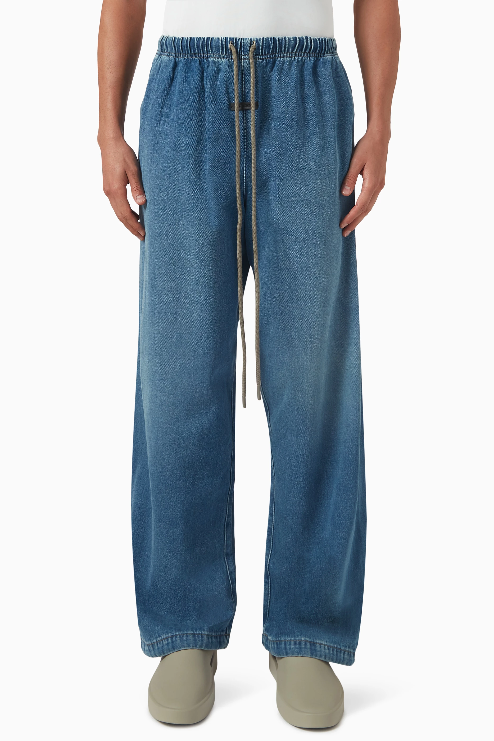 パンツ FEAR OF GOD ESSENTIALS DENIM LOUNGE PANT Fear of God Essentials Medium Wash Denim Lounge Pants | PacSun