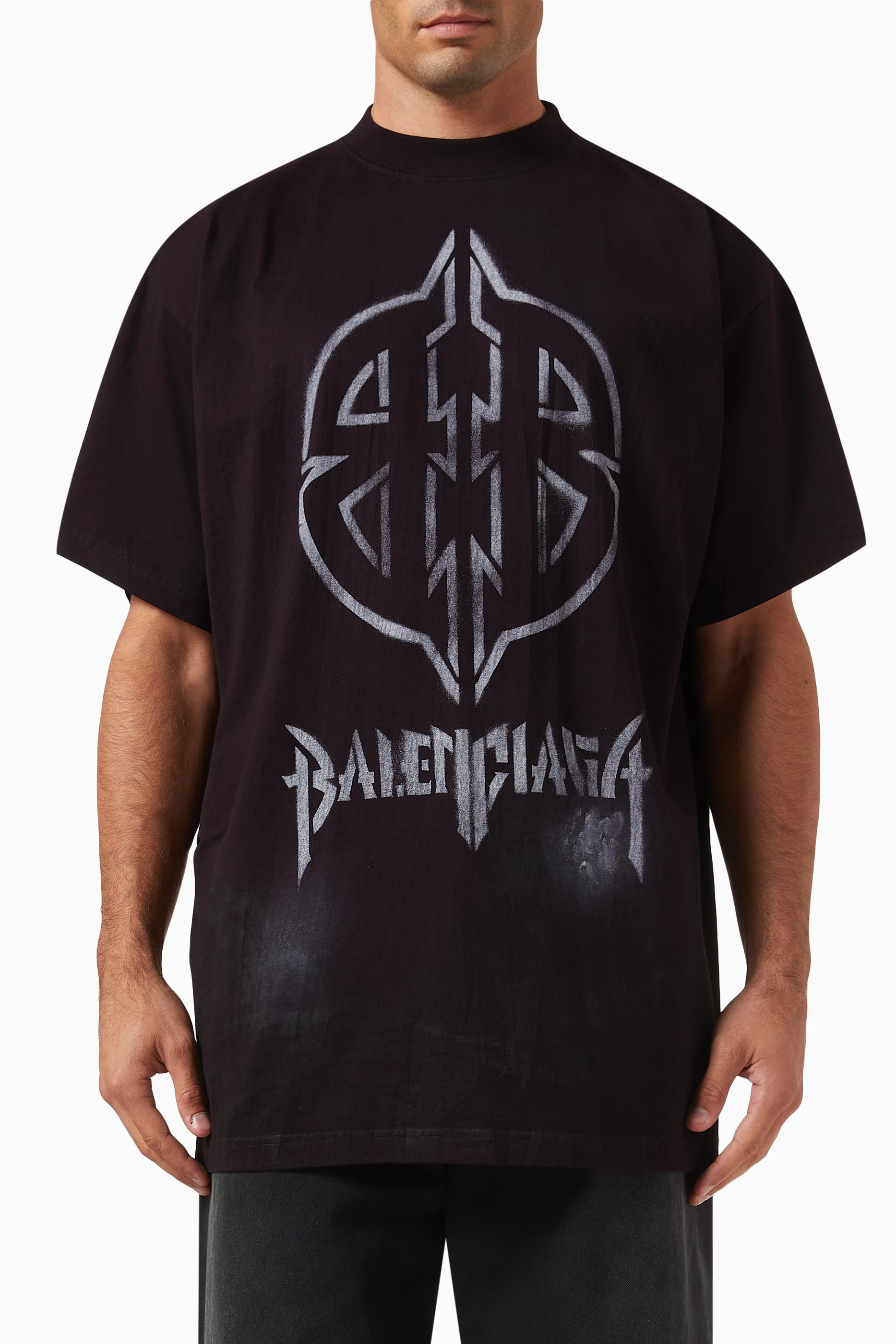 BALENCIAGA l BB ステンシル ヴィンテージ Tシャツ ロゴ Balenciaga Metal BB Stencil T-Shirt Oversized | Saks Fifth